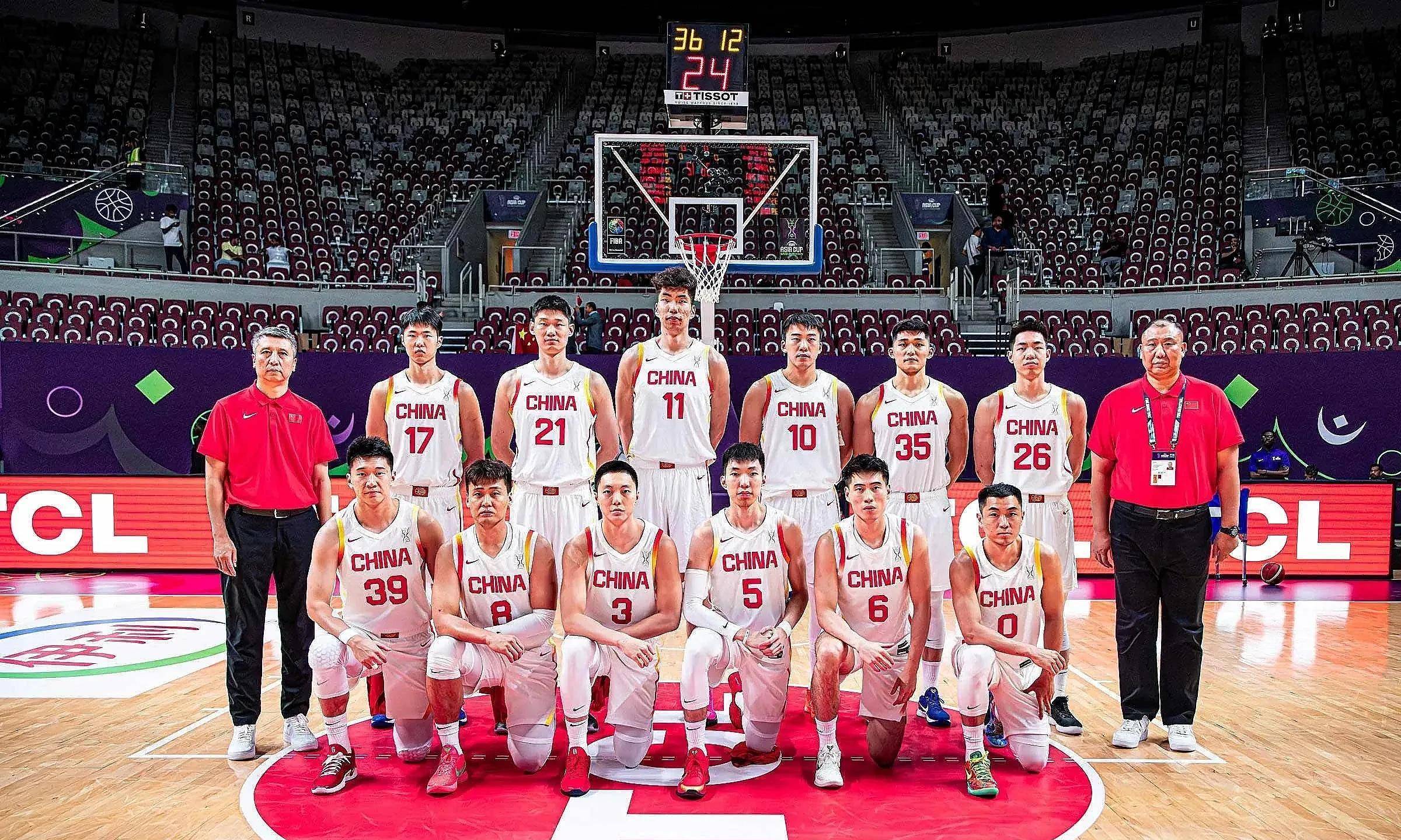 深圳男篮迎欧联关键赛，关键时刻主帅复盘，赛场秩序良好，临场指挥获称赞的简单介绍