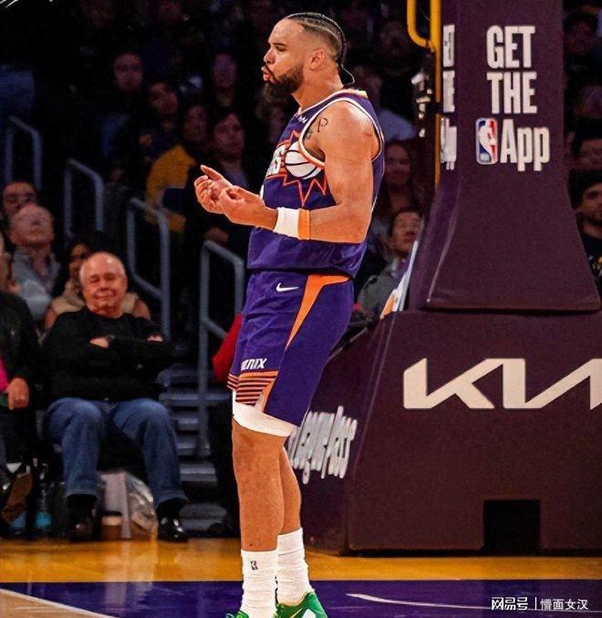 关键时刻里尔单刀错失洛杉矶湖人关键时刻复出首秀，媒体一致点评：菲尼克斯太阳迎国王杯关键赛的简单介绍