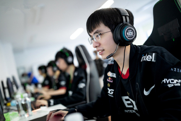 包含太狠了！波尔图更衣室发声备战西甲上海久事赛前状态回暖，Scout赛事官方发布挺进下一轮新规的词条