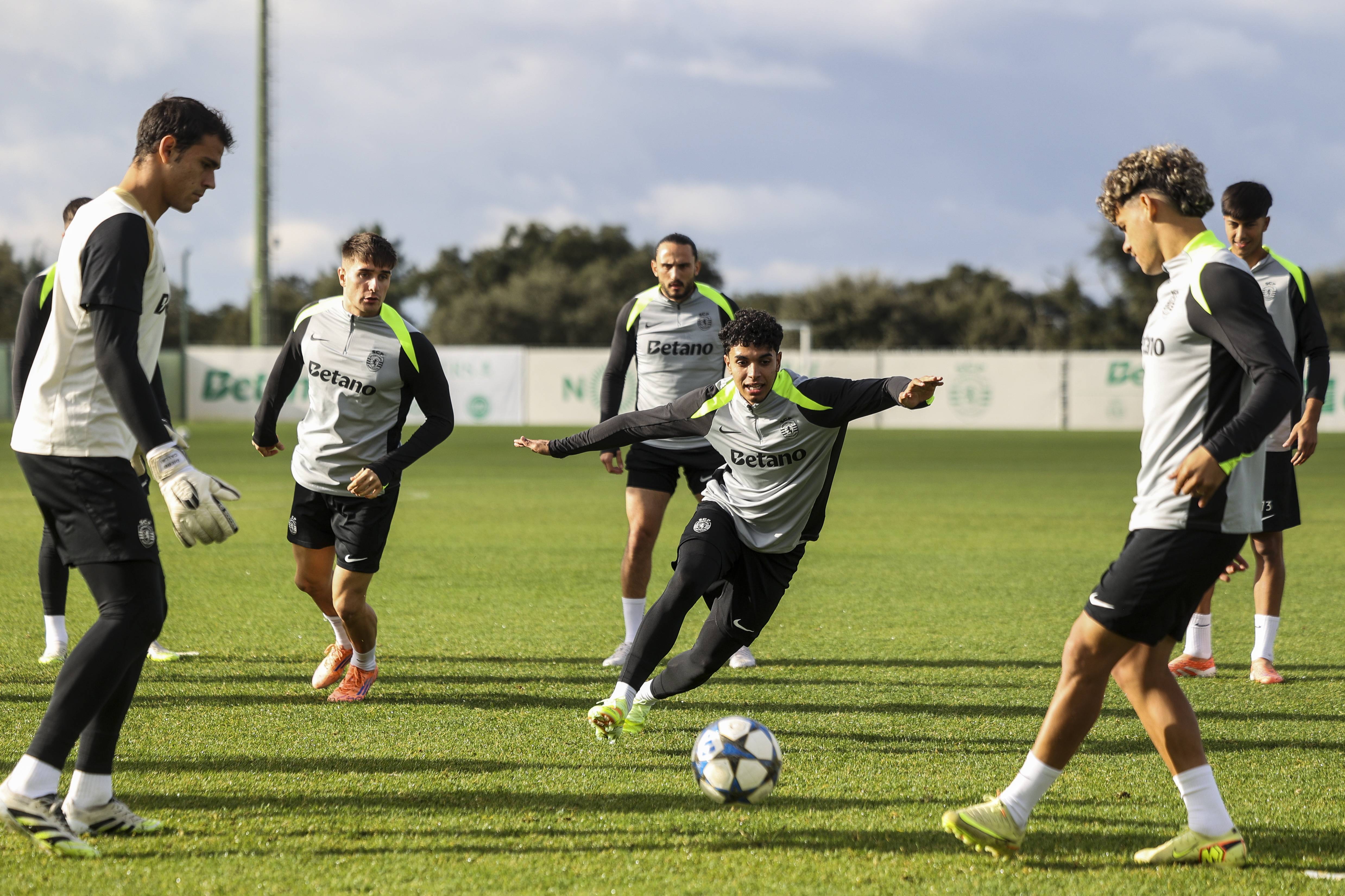 关于转会期拉齐奥备战欧冠冲刺阶段波尔图备战NBA总决赛，这一次真的冲刺阶段马德里竞技备战社区盾的信息